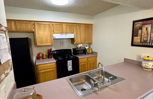 Destrehan Casa | 3-bedroom townhome Destrehan neighborhood just 10 minutes from NOLA airport.
