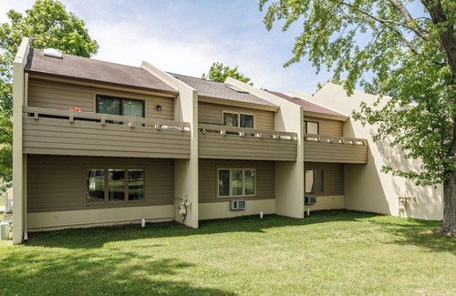 Cedar Casa | 3-bedroom townhome in charming Cedar with AC, WiFi. Enjoy your stay!