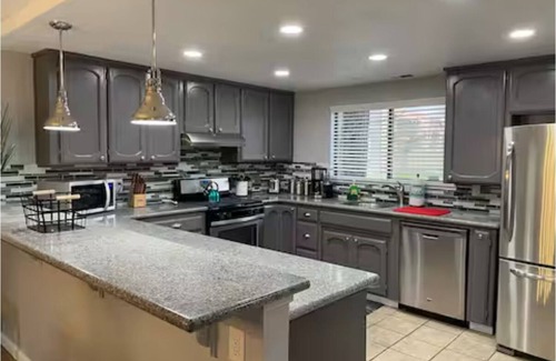 Modesto Casa | 3-bedroom townhome in tranquil Modesto with AC