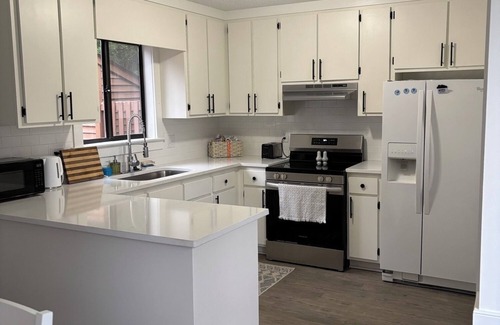 Goldrock Casa | 3-bedroom townhome in Rocky Mount with AC, WiFi