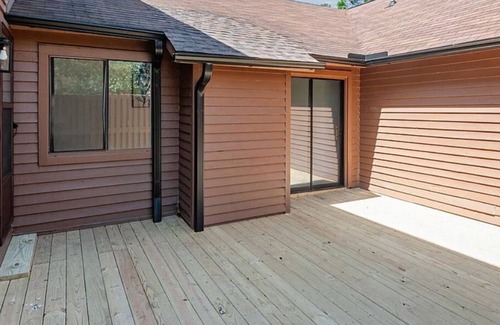 Goldrock Casa | 3-bedroom townhome in Rocky Mount with AC, WiFi