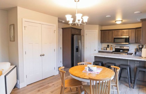 Billings Casa | 3-bedroom townhome with patio and attached 2car garage, close to hospitals