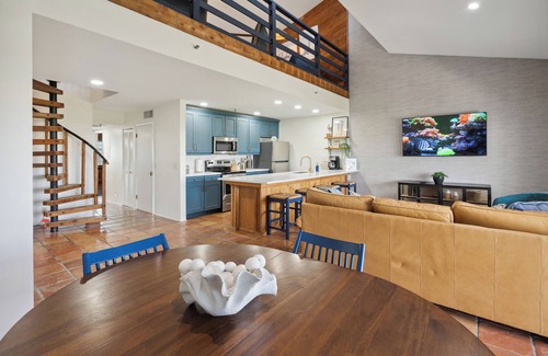 Indian Shores Casa | 3-bedroom Treehouse on the Beach!
