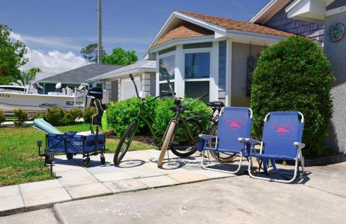 Jacksonville Beach Casa | 3 Bedroom Tropical Oasis in Jax Beach