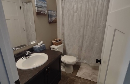 Grande Prairie Casa | 3 Bedroom Upstairs Suite - Fully Stocked, Clean and Pet-Friendly