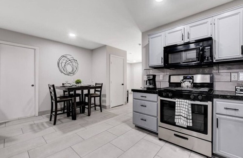 Sunrise Manor Casa | 3-Bedroom Vacation Home just 9 Minutes from Las Vegas Motor Speedway