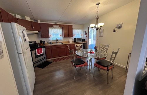 Bracey Casa | 3-bedroom vacation home just 5 minutes to Lake Gaston
