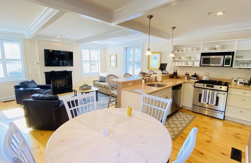 Mystic Casa | 3-bedroom vacation home just a 5-min walk to Main Street, Mystic