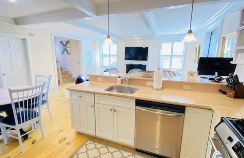 Mystic Casa | 3-bedroom vacation home just a 5-min walk to Main Street, Mystic