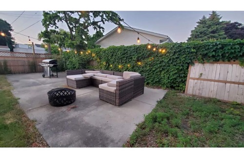Racine Casa | 3-bedroom vacation home just a short walk to Lake Michigan