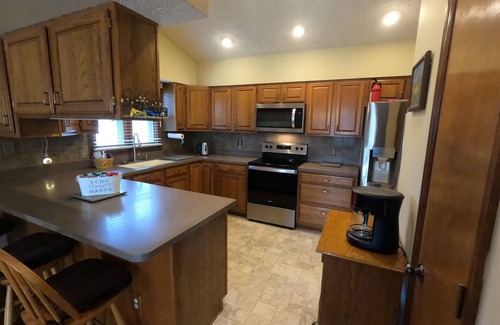 Bloomington Casa | 3-bedroom vacation home 10 minutes from Indiana University Bloomington