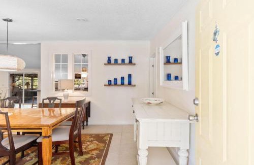 Pawleys Island Casa | 3 Bedroom Vacation Home with Salt Water Pool