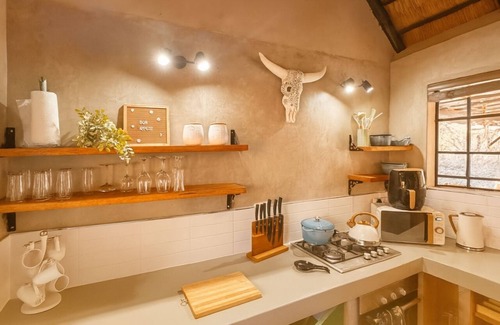 Marloth Park Villa | 3-bedroom villa in lovely Marloth Park with WiFi, AC