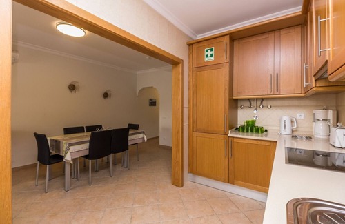 Manta Rota Chalet De Esquí | Vivienda V3 con piscina Común y WIFI by AlgarveManta (22V3)