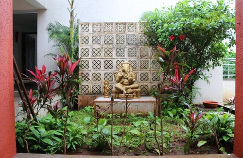 Kune N.m. Villa | Villa de 3 dormitorios con piscina, césped, sala de juegos y una discoteca.