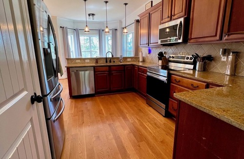 Stokes Casa | 3 Bedroom w/hot tub in Yadkin Wine Country Pet Friendly