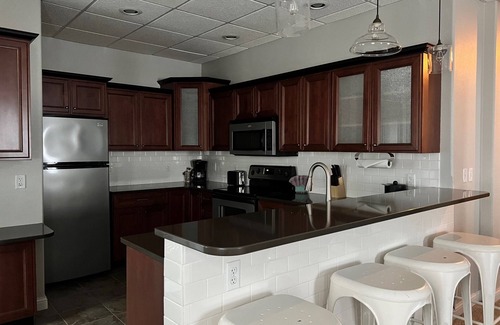 Watford City Apartamento | 3 Bedroom with Jacuzzi and daily breakfast!