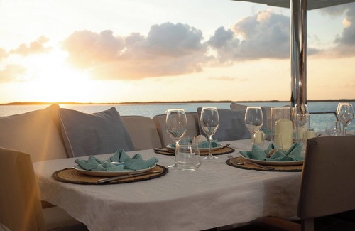 Tar Bay Alquiler De Eote | 3-bedroom yacht in lovely Exuma with AC