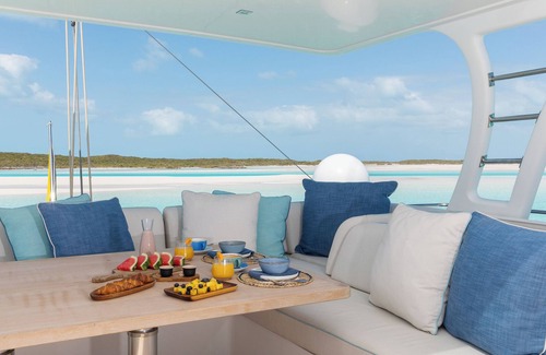 Tar Bay Alquiler De Eote | 3-bedroom yacht in lovely Exuma with AC