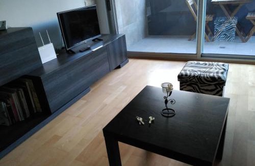 Sant Adria de Besos Apartamento | 3 BEDROOMS, 2 BATHROOMS FOR 6 PAX, SWIMMING POOL, FREE PARKING and NEAR THE BEACH!