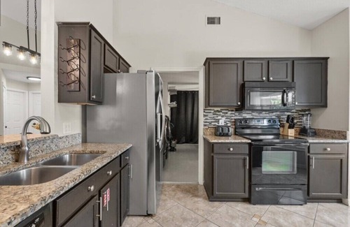 Sunridge Woods Casa | 3 Bedrooms / 2 Bathrooms / Bridgewater (142HL)