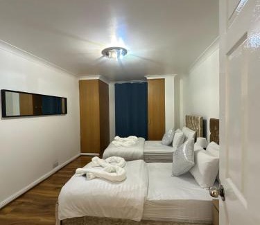 Maida Vale Apartamento | 3 Bedrooms Apartment with security 24 hours