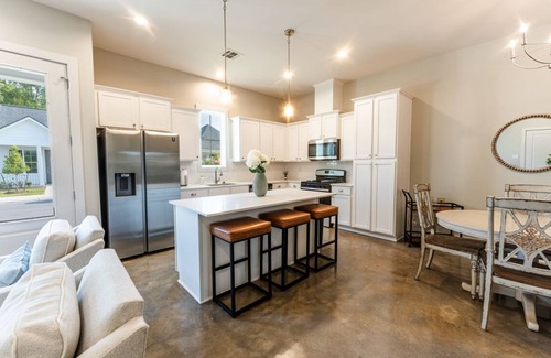 Youngsville Casa | 3 bedrooms - Gated Community Lafayette/Youngsville sport complex & hospitals