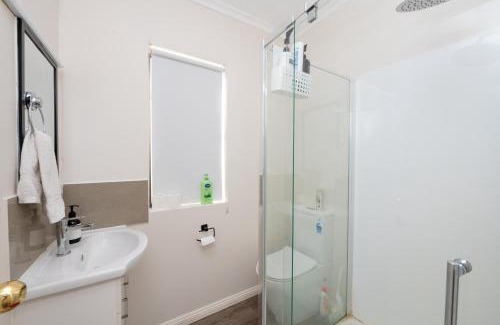 Corio Casa | 3 Bedrooms Holiday Homes In Australia