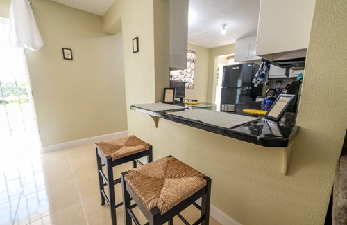 Cane Hill Casa | 3 Bedrooms in paradise w/fruit trees 3 mins-Oistins!