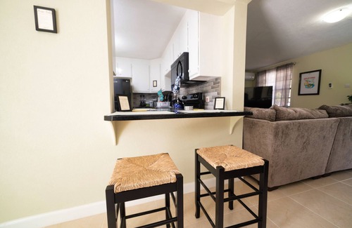 Cane Hill Casa | 3 Bedrooms in paradise w/fruit trees 3 mins-Oistins!