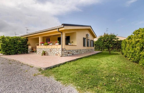 Piana Calzata Casa | House with 3 bedrooms in Campofelice di Roccella with shared pool enclosed garden and WiFi 150 m from the beach
