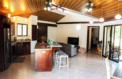 Ojochal Casa | 3 bedrooms. Large pool. Gated. Private. Ojochal.