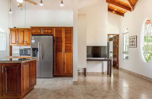 Ojochal Casa | 3 bedrooms-sleeps 7. Ocean views. Ojochal.