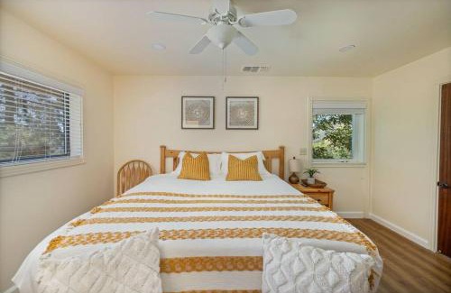 Mariposa Casa | 3 Bedrooms with 2 Bonus Rooms and Views! Pool with Spa