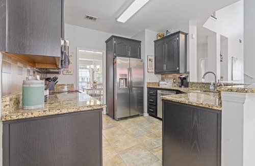 Woodstock Casa | 3 Beds 2 &1/2 Bath Family Home! Close to Lake Point, Braves, East Cobb Baseball
