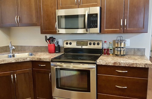 Grande Prairie Casa | 3 Beds 2 Baths by Costco, GP Airport, Restaurants