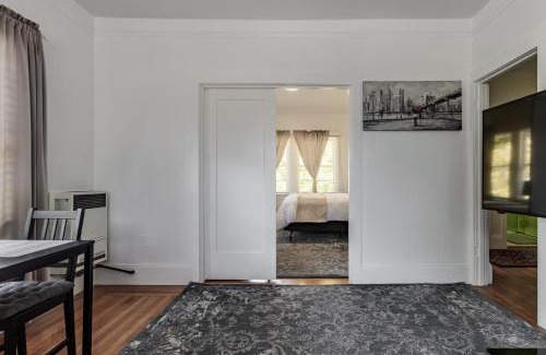Poets Corner Apartamento | 3 Berkeley - 1 Bedroom Apartment, with Laundry