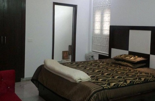 Faridabad Apartamento | 3 Bhk Modern Flat at Sector 17 Faridabad
