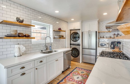 San Clemente Cabaña | 3 Blocks to Beach: San Clemente Escape w/ Patio!