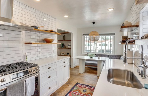 San Clemente Cabaña | 3 Blocks to Beach: San Clemente Escape w/ Patio!