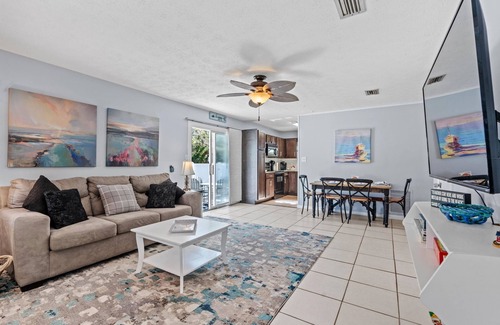 Coquina Gables Cabaña | 3 Blocks to the Beach, Cozy 2 bedrooms, 1 full bath home.
