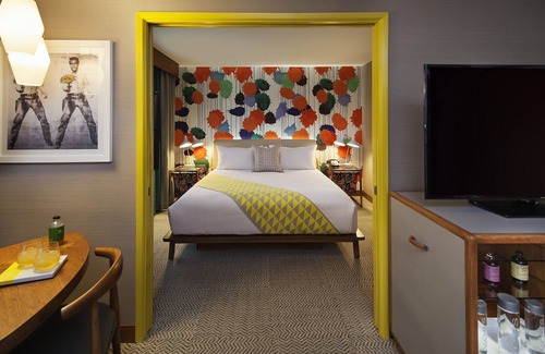 Venice Hotel | 3 Boardwalk King Suite at The Kinney Venice Beach!