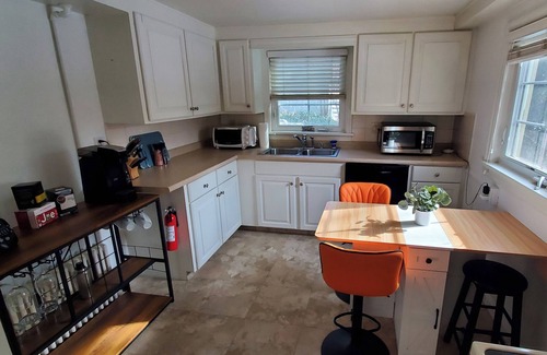 State College Casa | 3 BR/3 Bath College Heights Home - Quiet Neighborhood, 2 Miles to Beaver Stadium