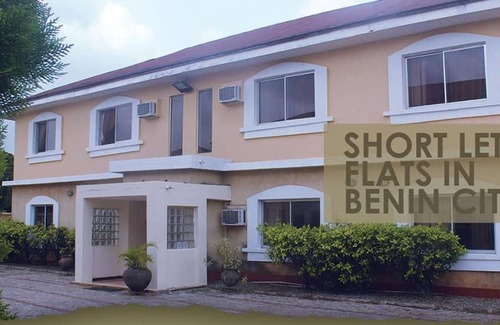 Benin City Apartamento | 3 BR Apartment with SWIMMING POOL