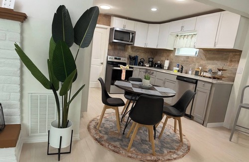Osprey Casa | Charming cozy coastal house🐬minutes away from Venice beach