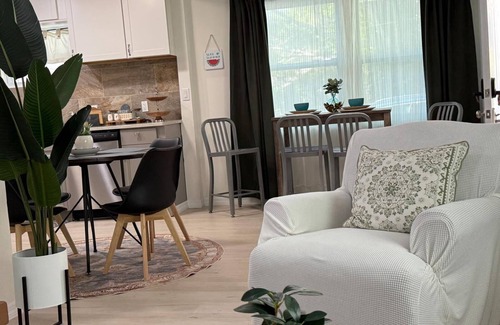 Osprey Casa | Charming cozy coastal house🐬minutes away from Venice beach