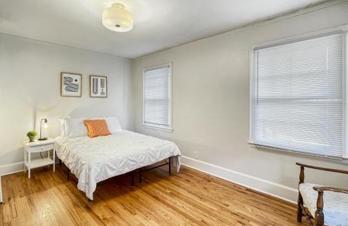 Des Moines Casa | 3 Br For 9 Guests -large Beautiful 3 Story Duplex