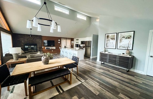 Black Butte Ranch Casa | Casa de 3 dormitorios, 1 cuadra de Glaze Meadow Rec Complex, bañera de hidromasaje, admite perros