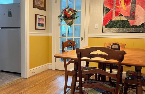 Easley Casa | 3 BR house convenient Clemson Greenville Silos. Fenced yard-Deck. Dog friendly