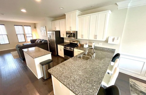 Fort Lincoln Casa | 3 Br Modern Townhome Newly Built - 15 mins from Downtown DC